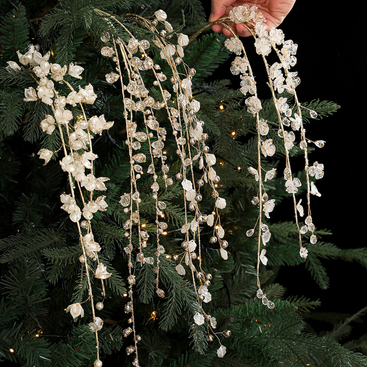 The Fluffy One White Flower Berry Hanging Garland